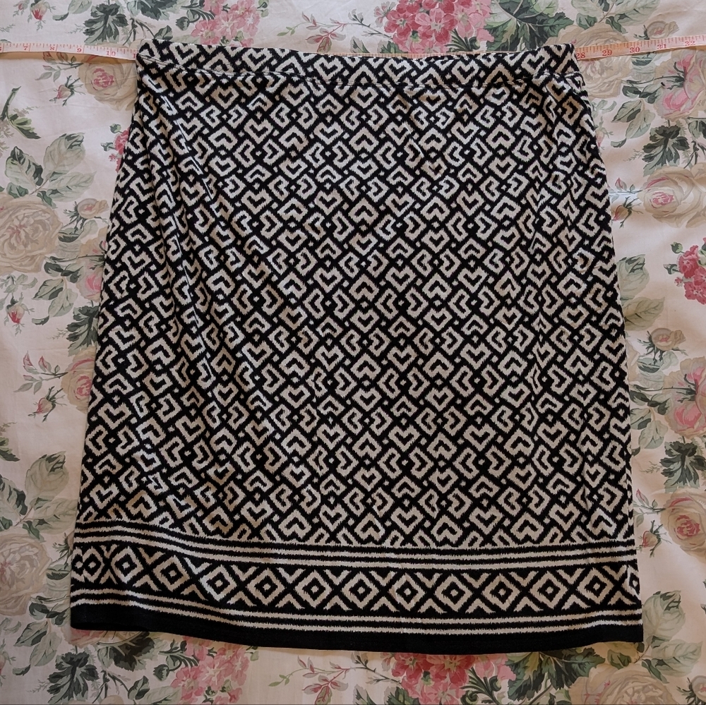 H&M Geometric Black and White Pencil Skirt